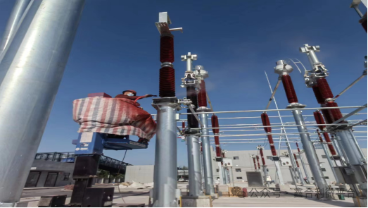 酷暑保电战！鑫合利 PRTV 技术为 220kV 变电站筑起高温下的防污闪安全屏障”